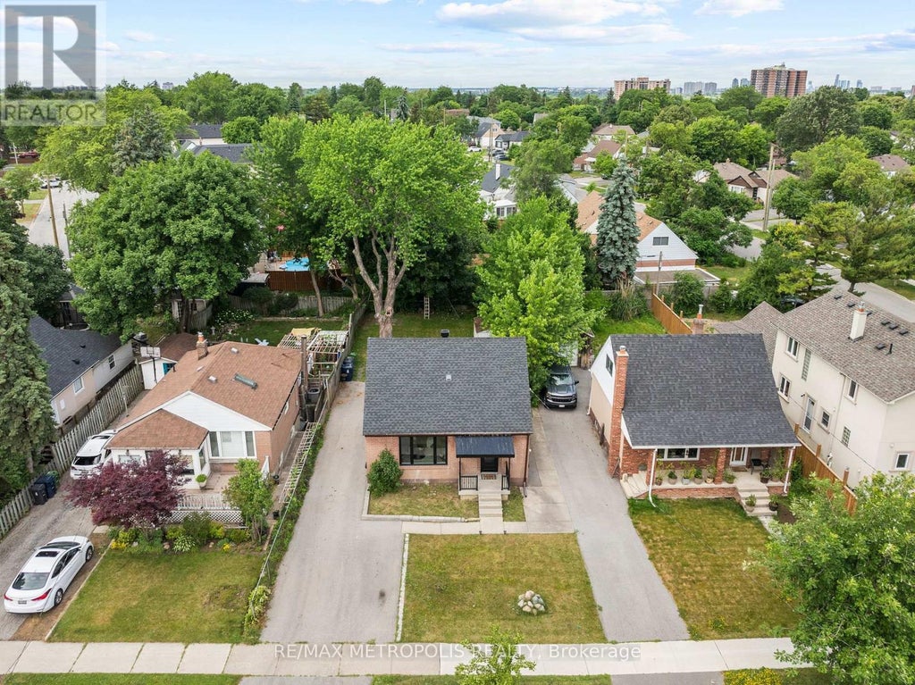 96 Allenby Avenue, Toronto (elms-Old Rexdale)