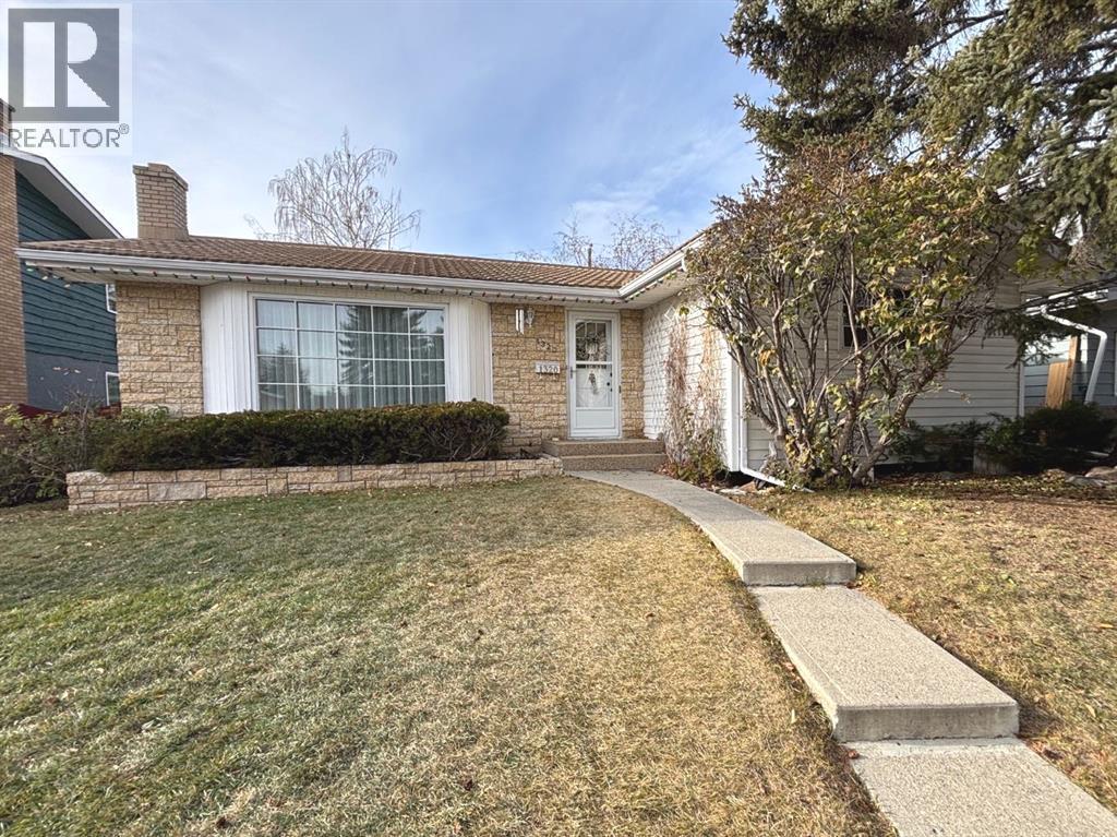 1320 Southbow Place Sw, Calgary