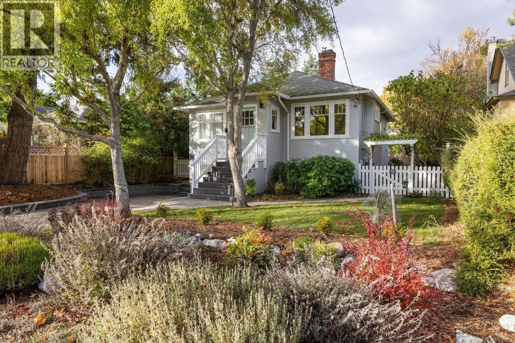 2168 Bartlett Avenue, Oak Bay