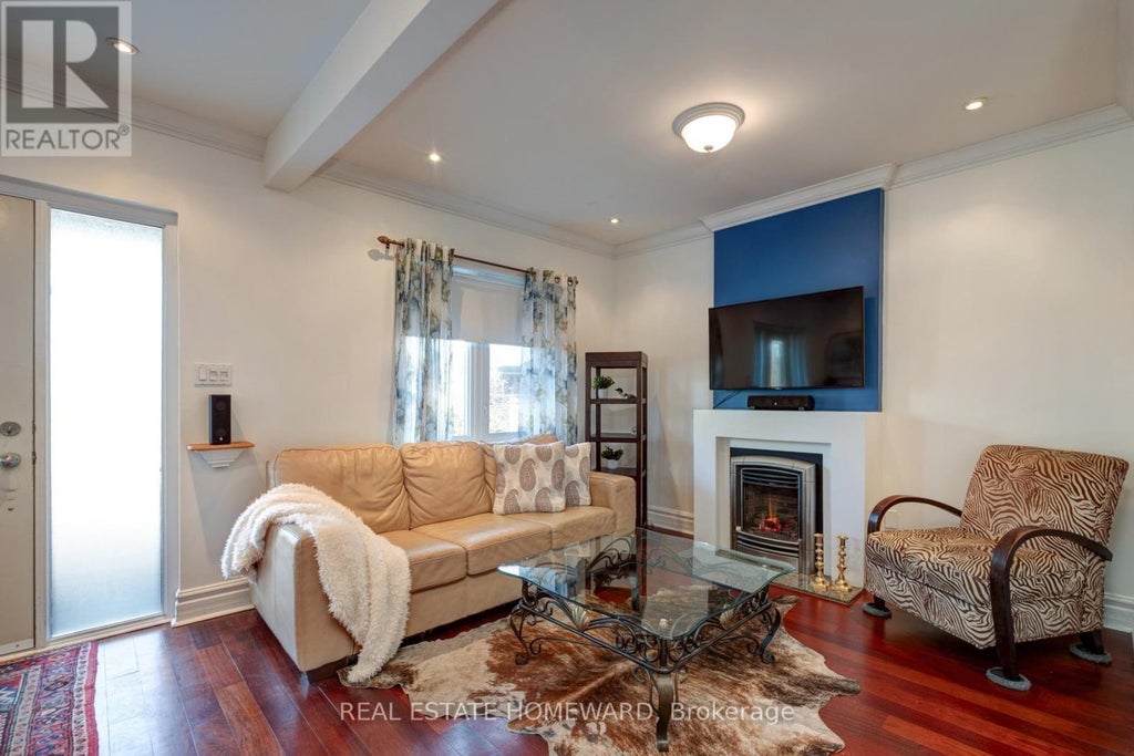 144 Westlake Avenue, Toronto (woodbine-Lumsden)