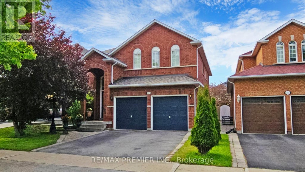 215 Drummond Drive, Vaughan (maple)
