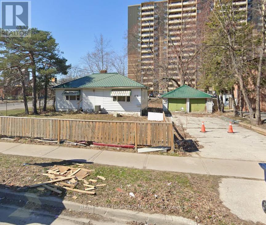 10 Cedar Drive, Toronto (scarborough Village)