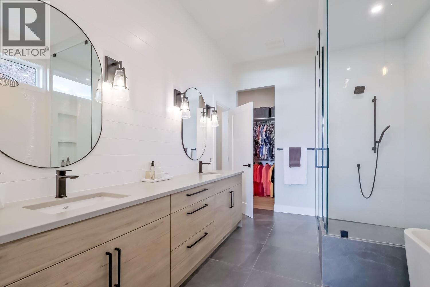 9874 Beacon Hill Drive. Lake Country, British Columbia