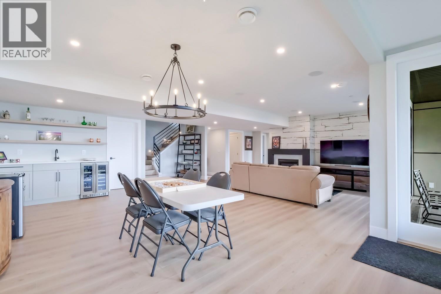 9874 Beacon Hill Drive. Lake Country, British Columbia