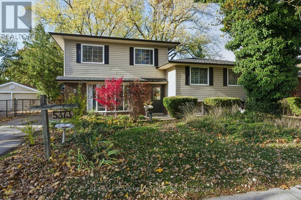 5373 Spruce Avenue, Burlington (appleby)