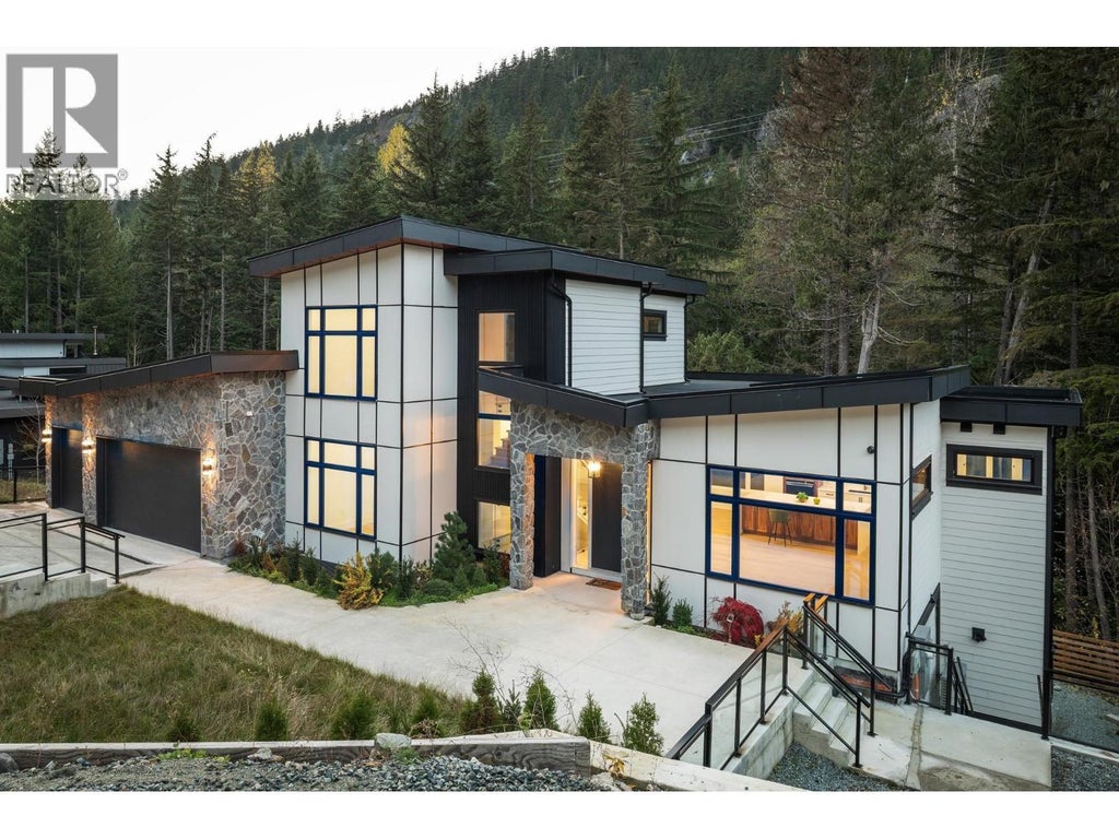 9113 Riverside Drive, Whistler