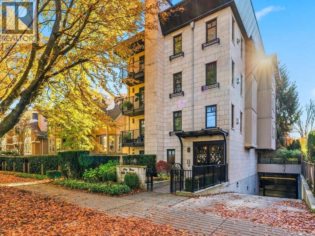 100 656 W 13th Avenue, Vancouver