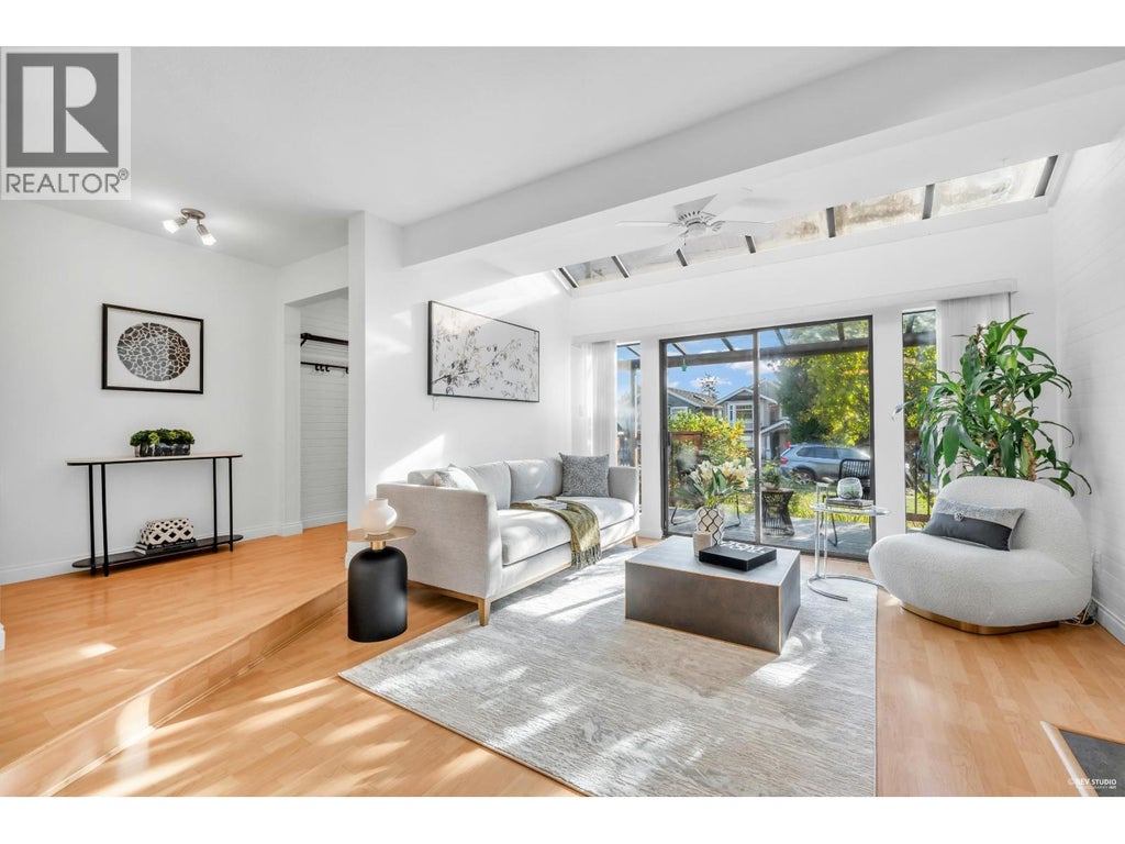 252 E 21st Street, North Vancouver