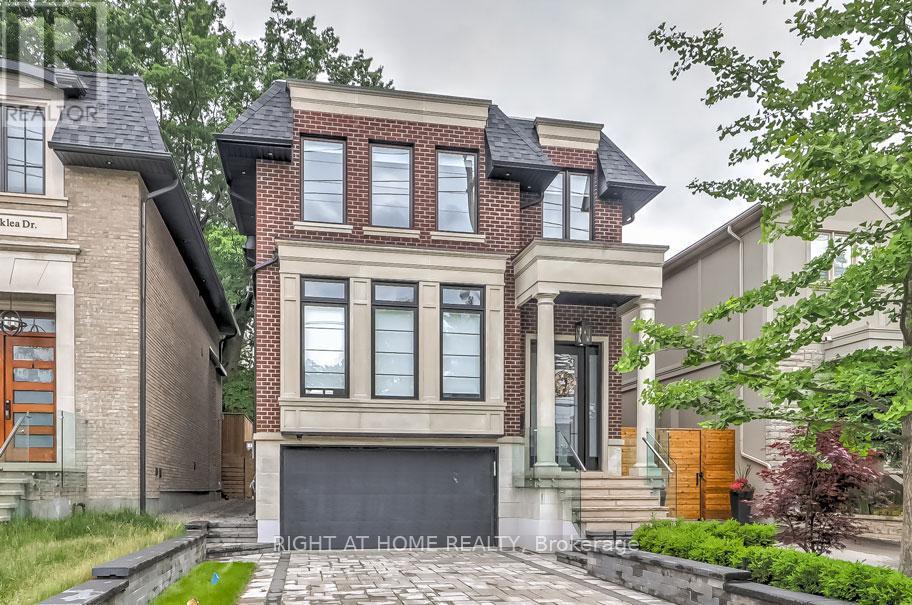 102 Parklea Drive, Toronto (leaside)
