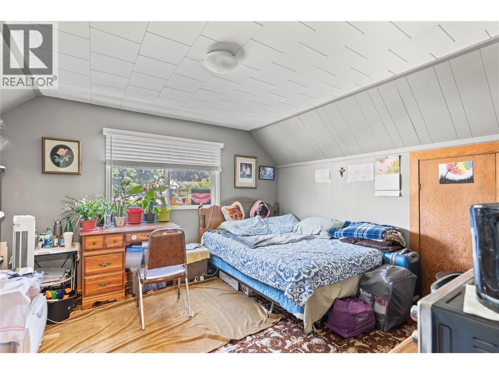 4702 20 Street. Vernon, British Columbia