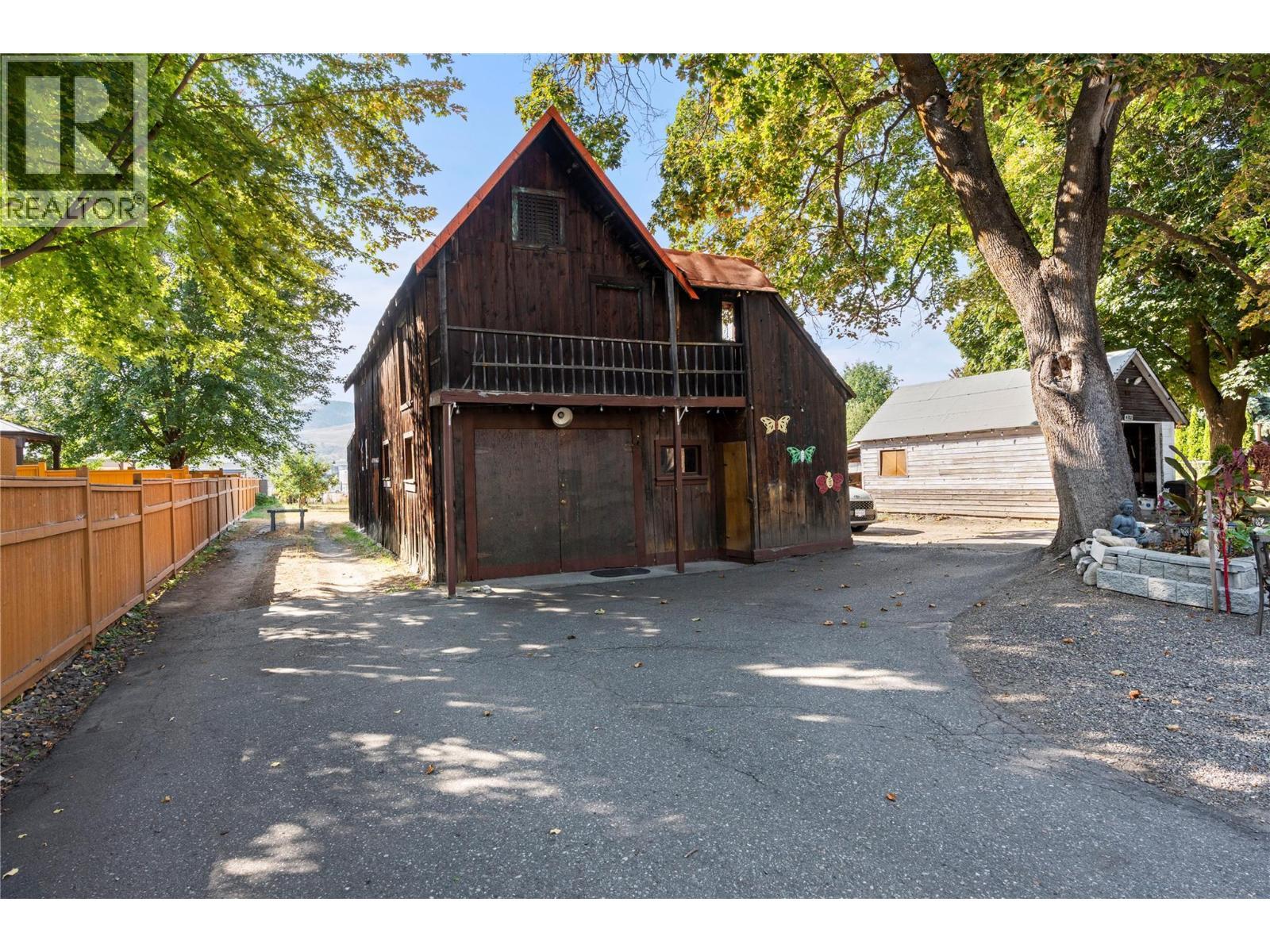 4702 20 Street. Vernon, British Columbia