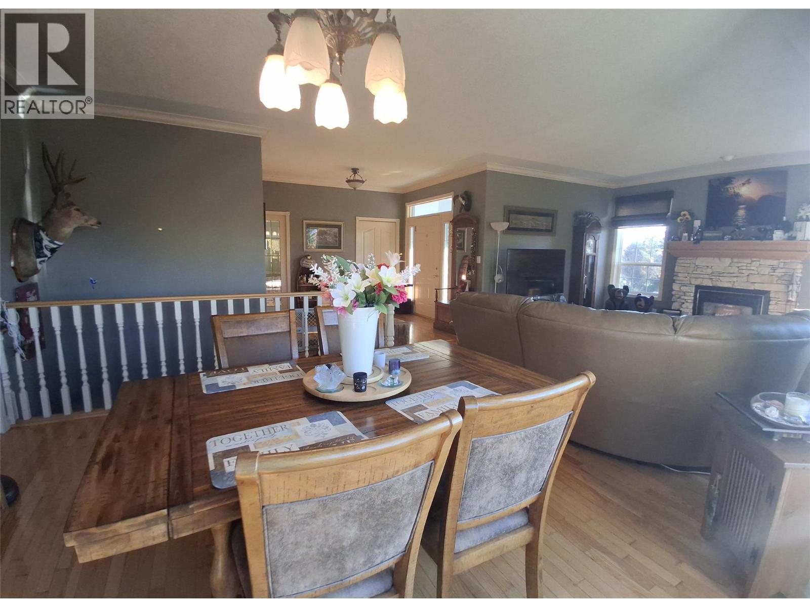 3267 Roncastle Road. Blind Bay, British Columbia