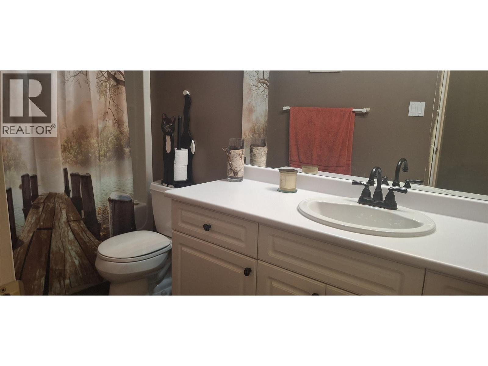 3267 Roncastle Road. Blind Bay, British Columbia