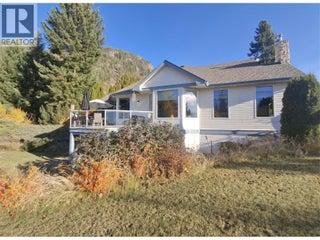 3267 Roncastle Road. Blind Bay, British Columbia