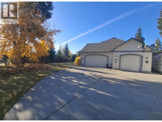 3267 Roncastle Road. Blind Bay, British Columbia