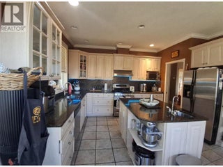 3267 Roncastle Road. Blind Bay, British Columbia