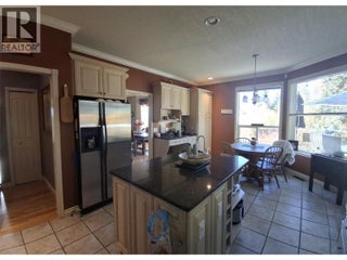 3267 Roncastle Road. Blind Bay, British Columbia