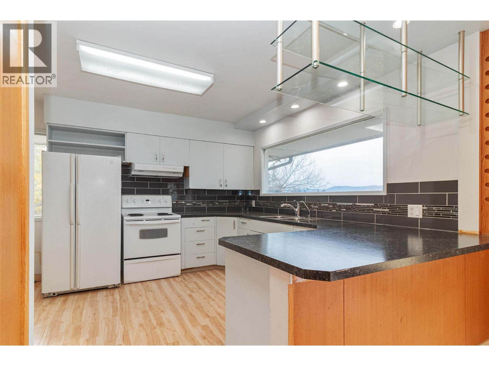 4829 Lakeshore Road. Kelowna, British Columbia