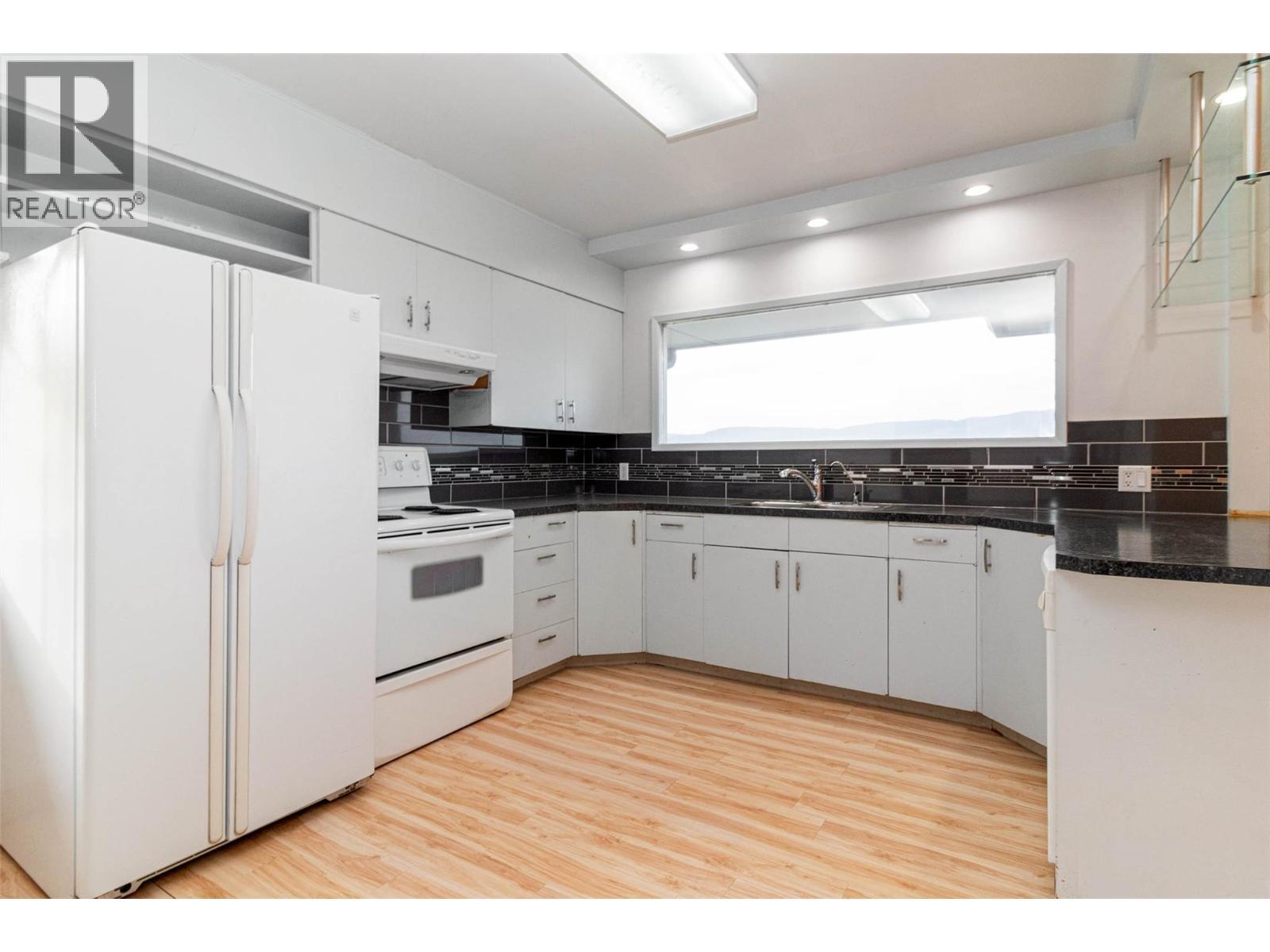 4829 Lakeshore Road. Kelowna, British Columbia