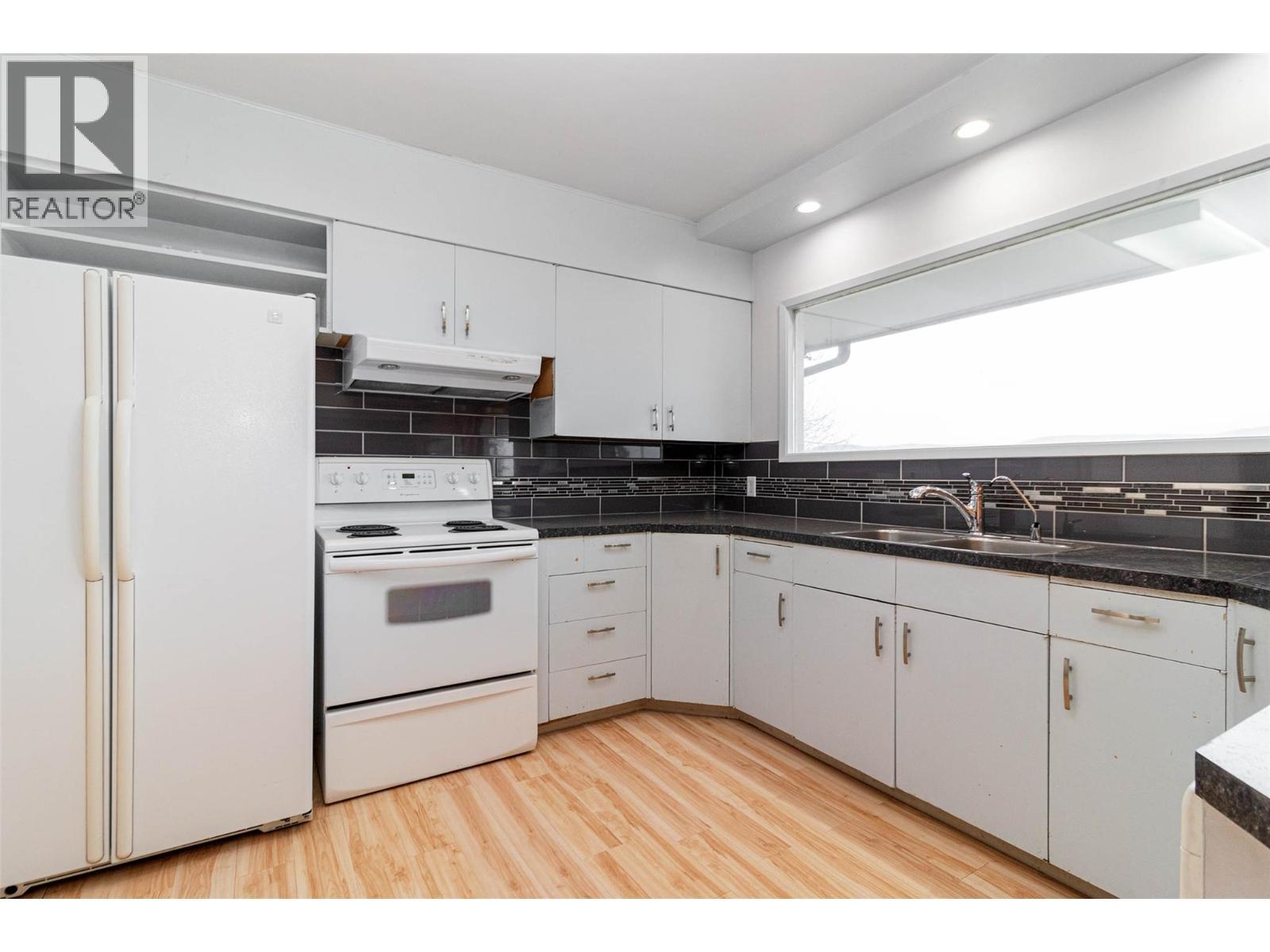 4829 Lakeshore Road. Kelowna, British Columbia