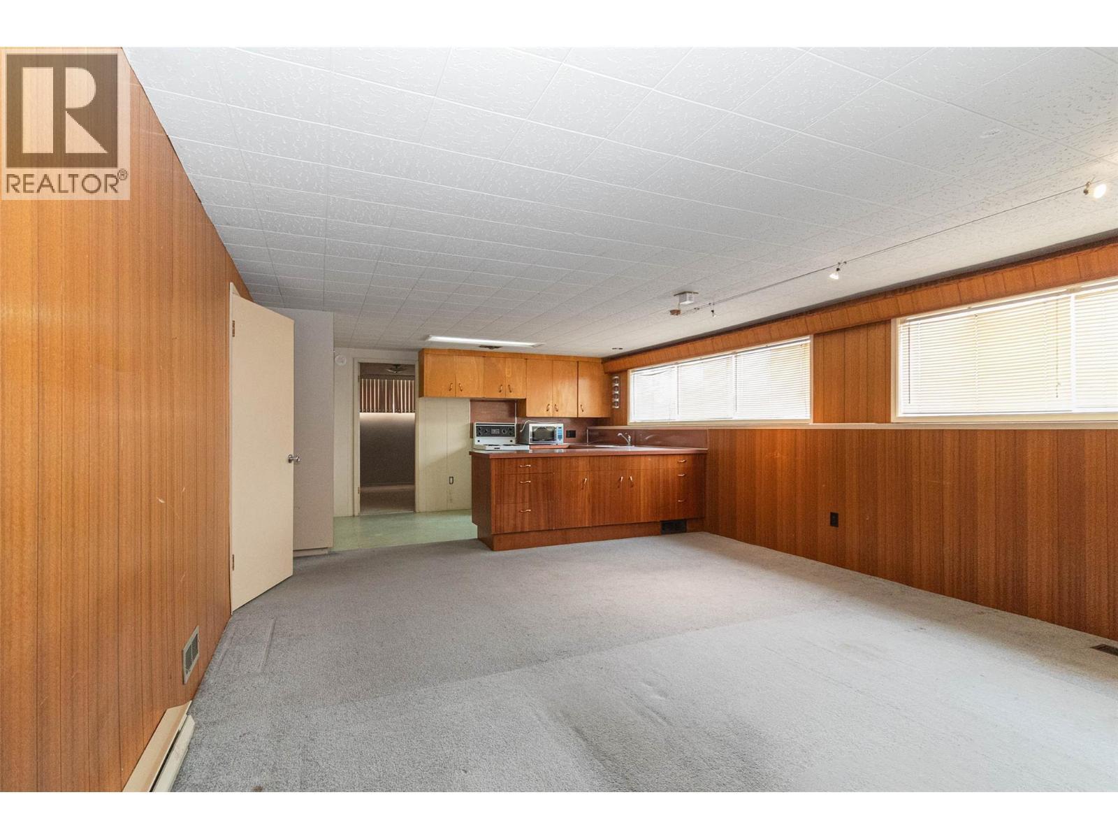 4829 Lakeshore Road. Kelowna, British Columbia