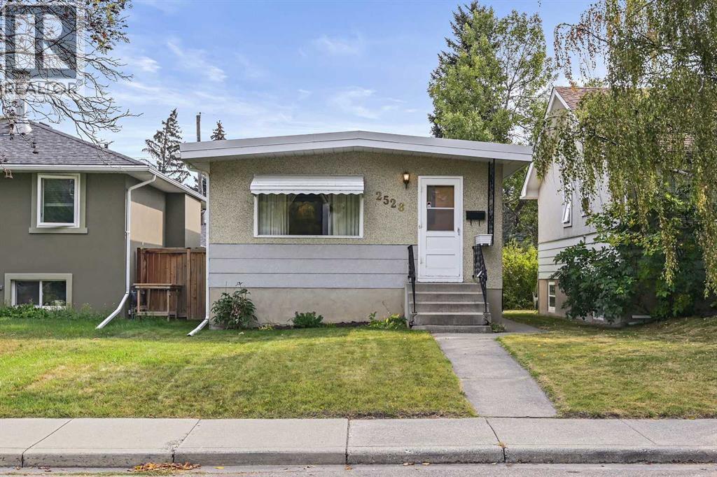 2528 17a Street Nw, Calgary