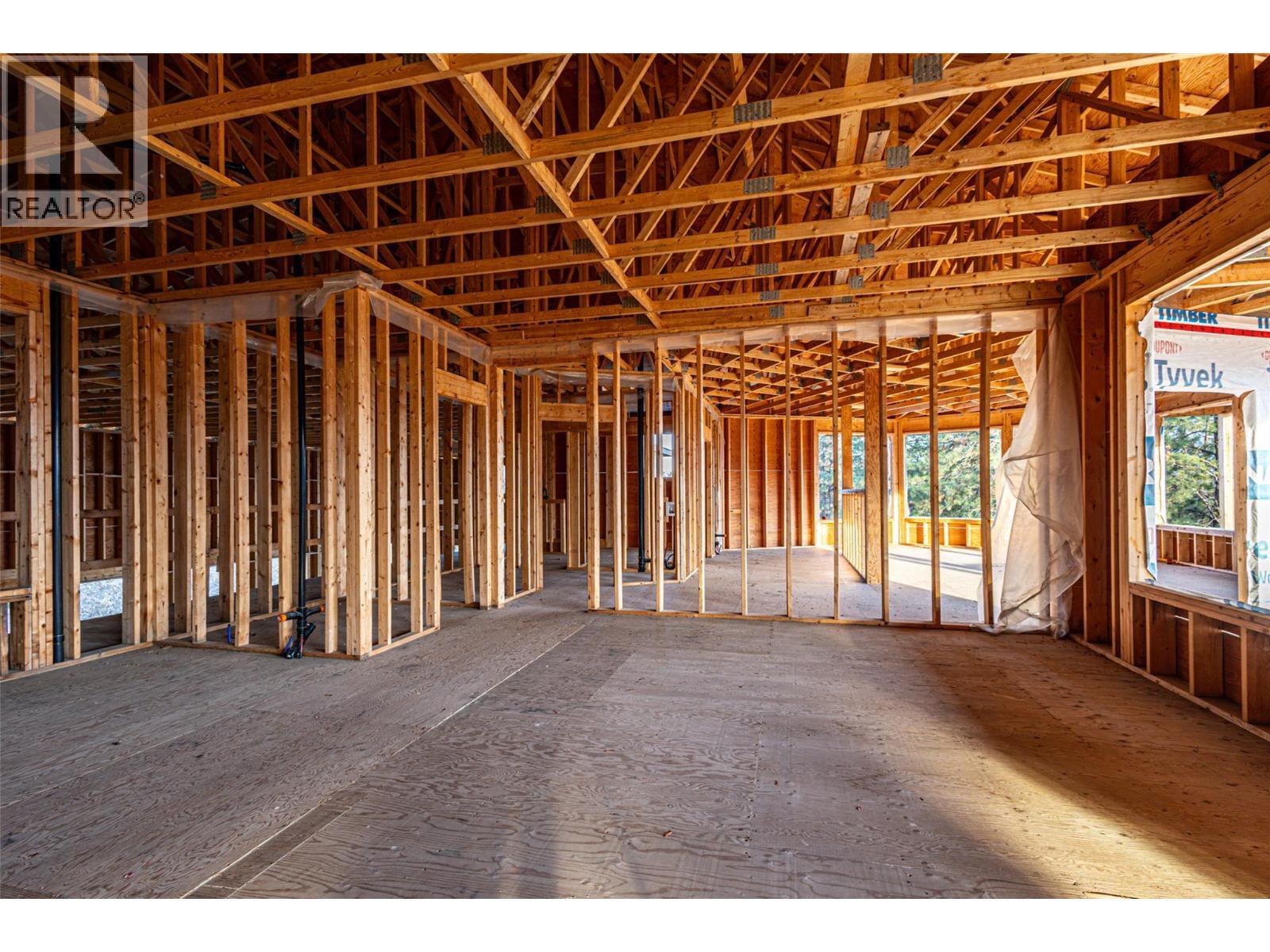 4976 Princeton Avenue. Peachland, British Columbia