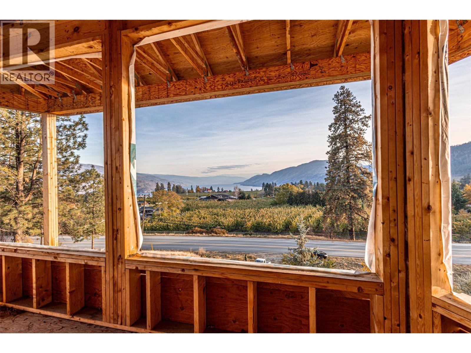 4976 Princeton Avenue. Peachland, British Columbia