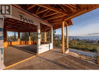 4976 Princeton Avenue. Peachland, British Columbia