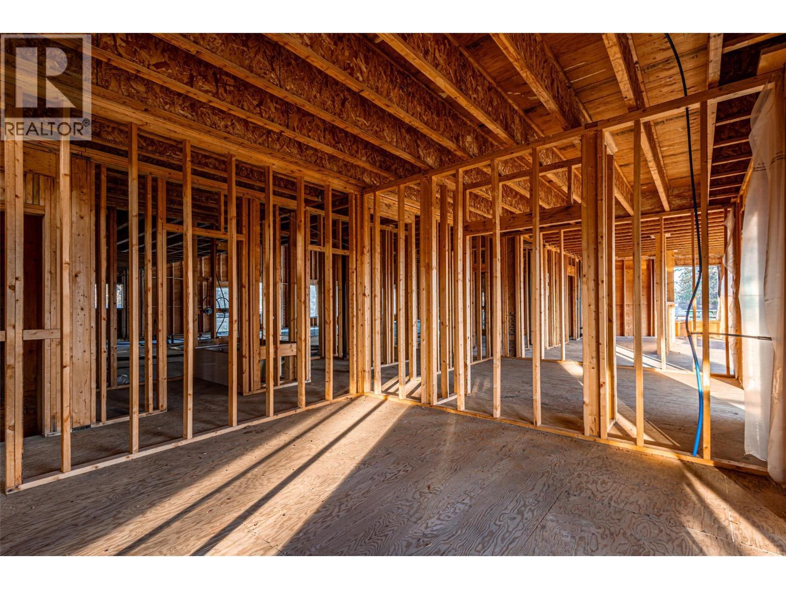 4976 Princeton Avenue. Peachland, British Columbia