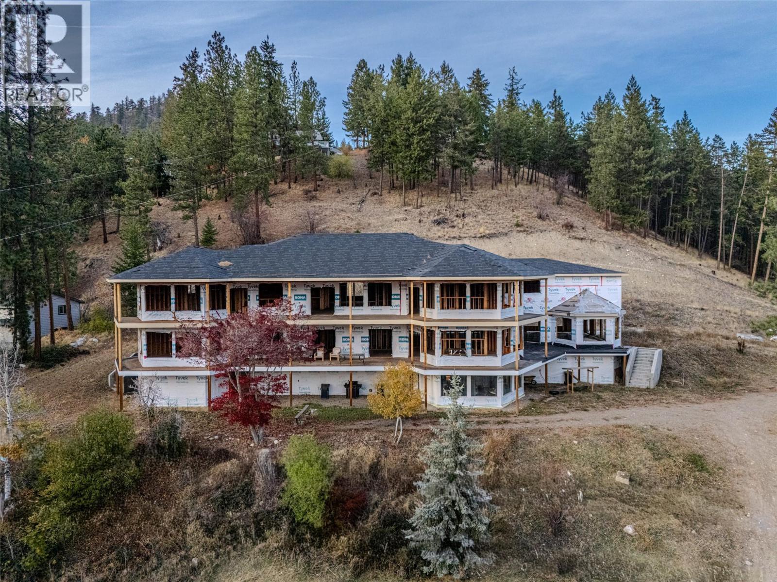 4976 Princeton Avenue. Peachland, British Columbia