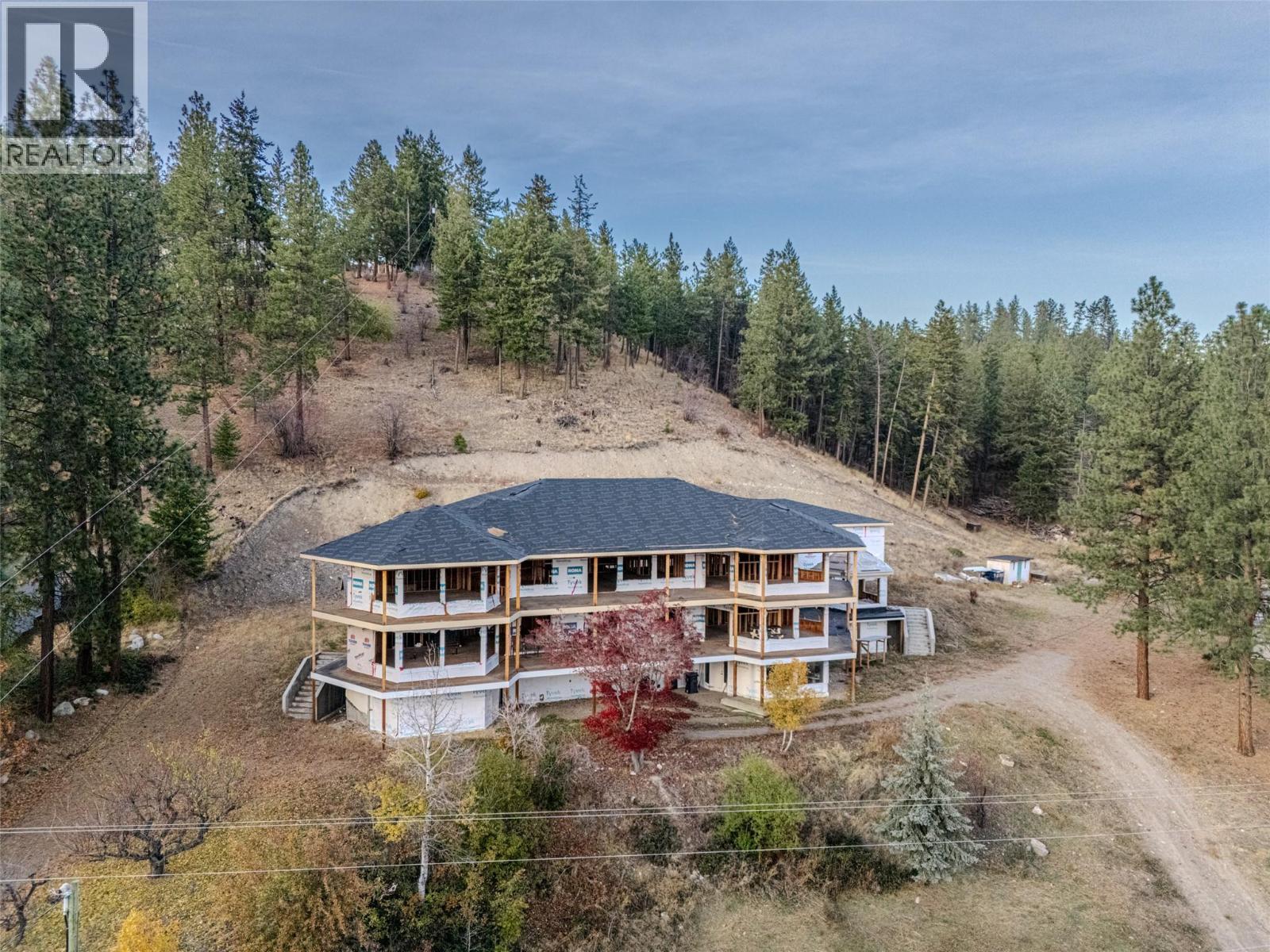 4976 Princeton Avenue. Peachland, British Columbia