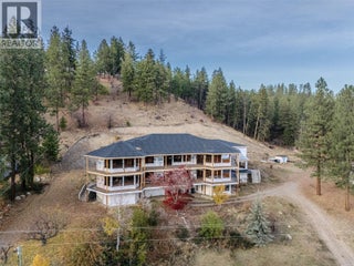 4976 Princeton Avenue. Peachland, British Columbia