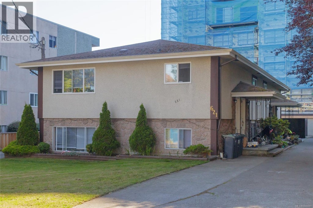 621 Constance Avenue, Esquimalt
