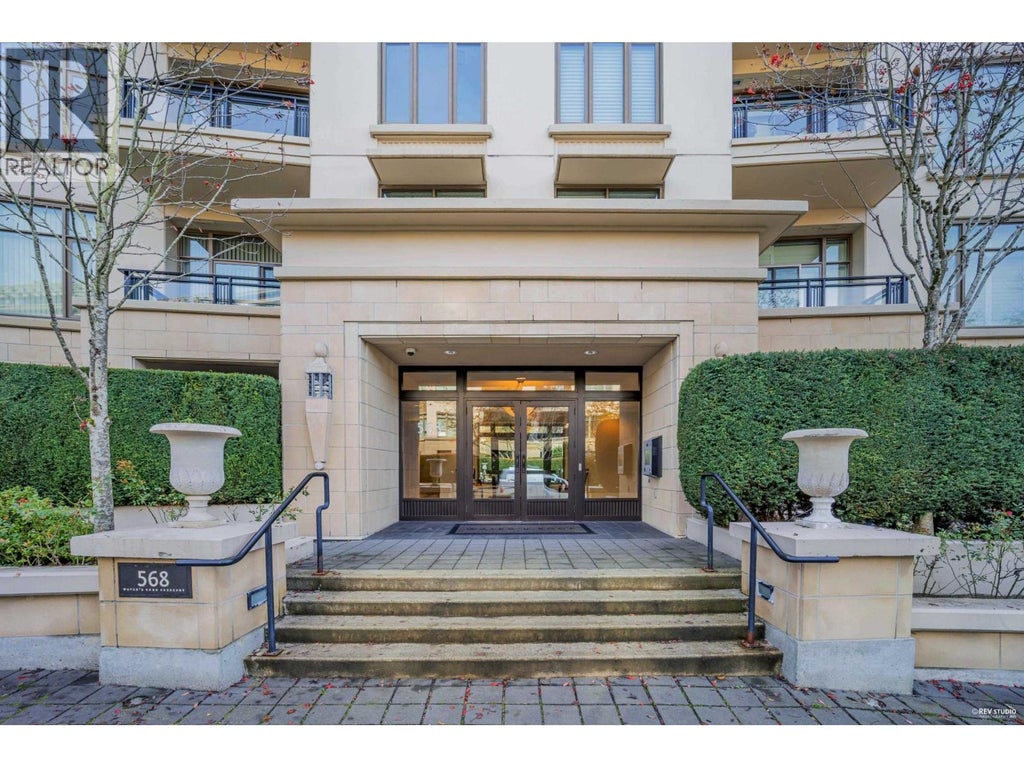 303 568 Waters Edge Crescent, West Vancouver