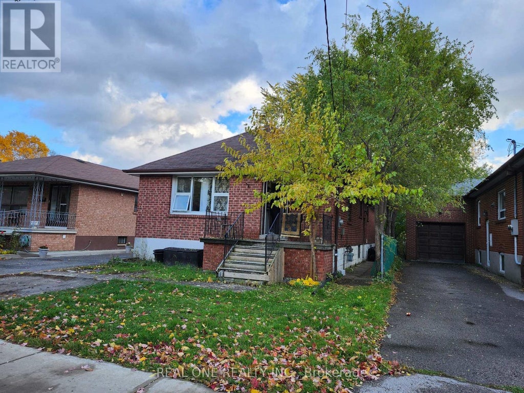 255 Codsell Avenue, Toronto (bathurst Manor)