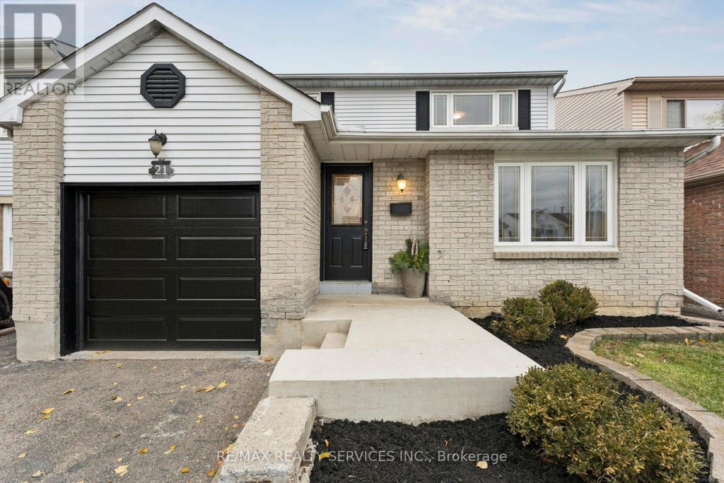 21 Majestic Crescent, Brampton (central Park)