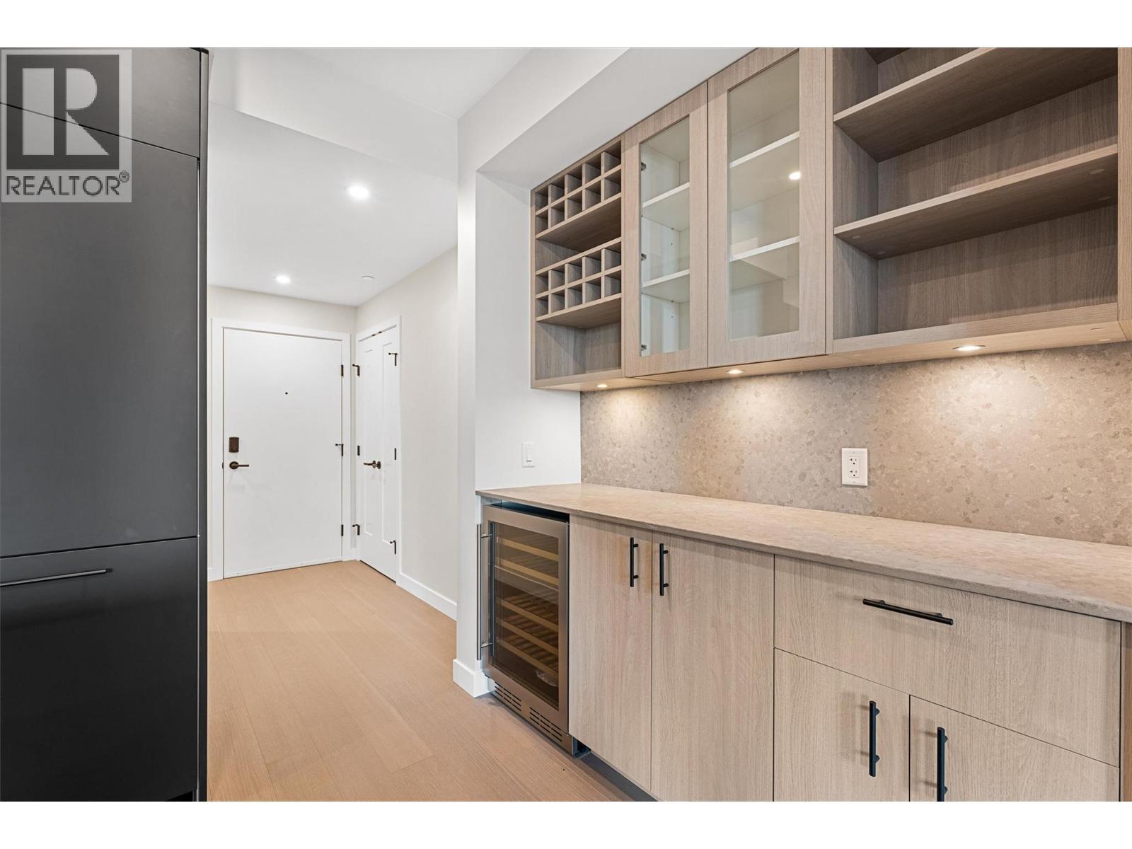 9654 Benchland Road Unit# 202. Lake Country, British Columbia