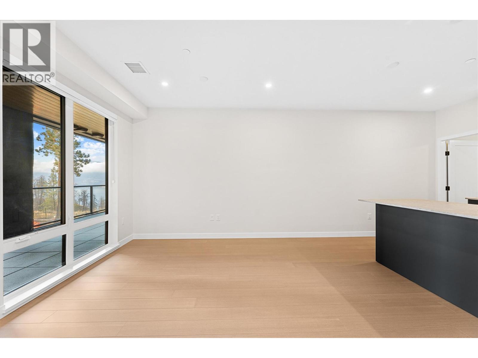 9654 Benchland Road Unit# 202. Lake Country, British Columbia