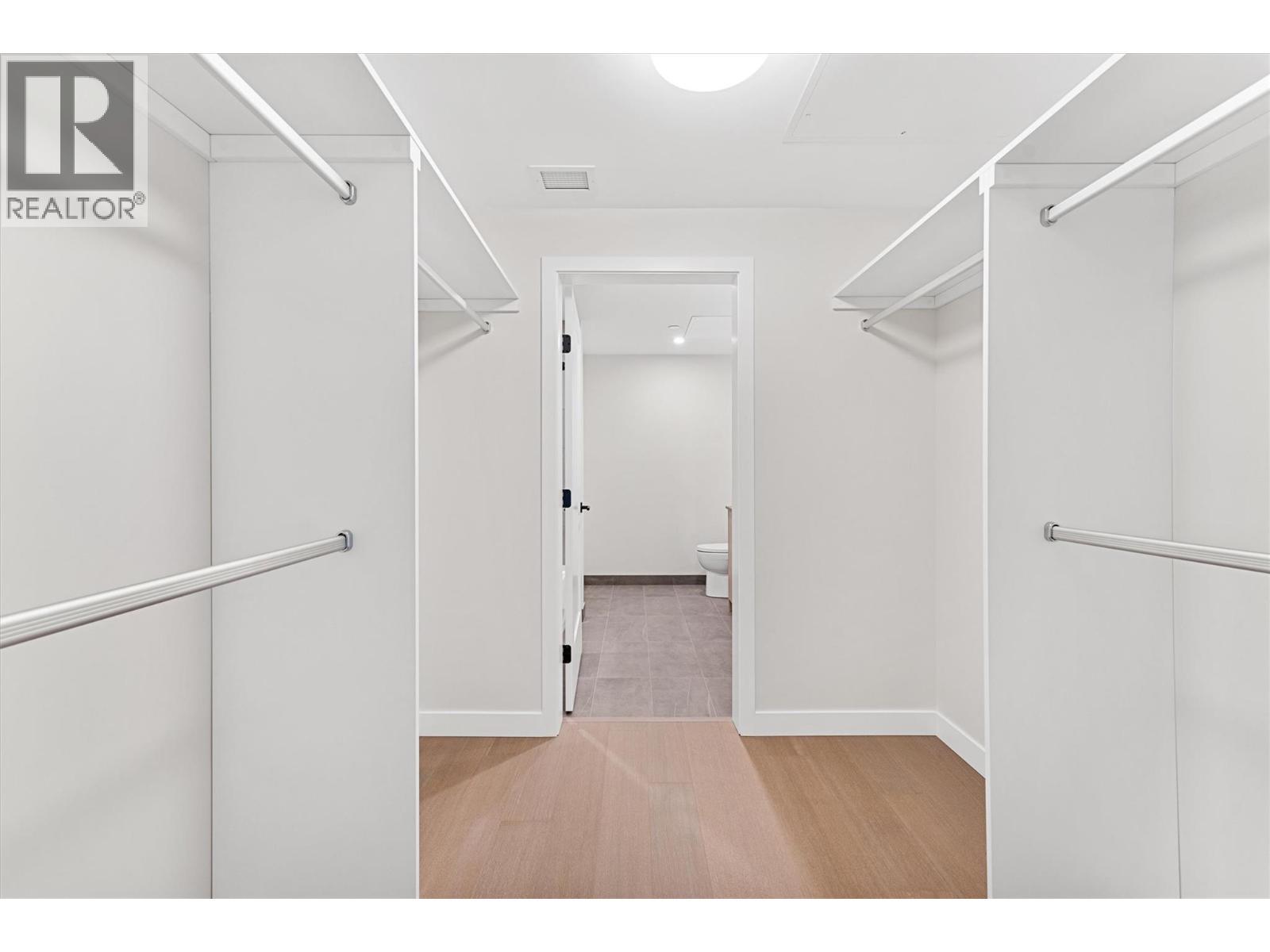 9654 Benchland Road Unit# 202. Lake Country, British Columbia