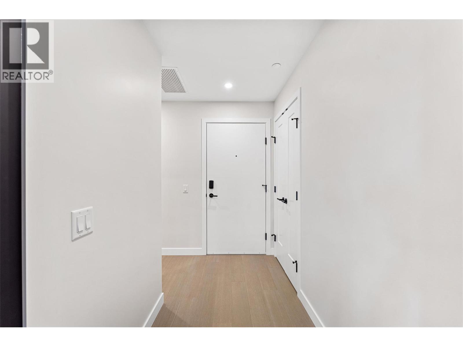 9654 Benchland Road Unit# 202. Lake Country, British Columbia