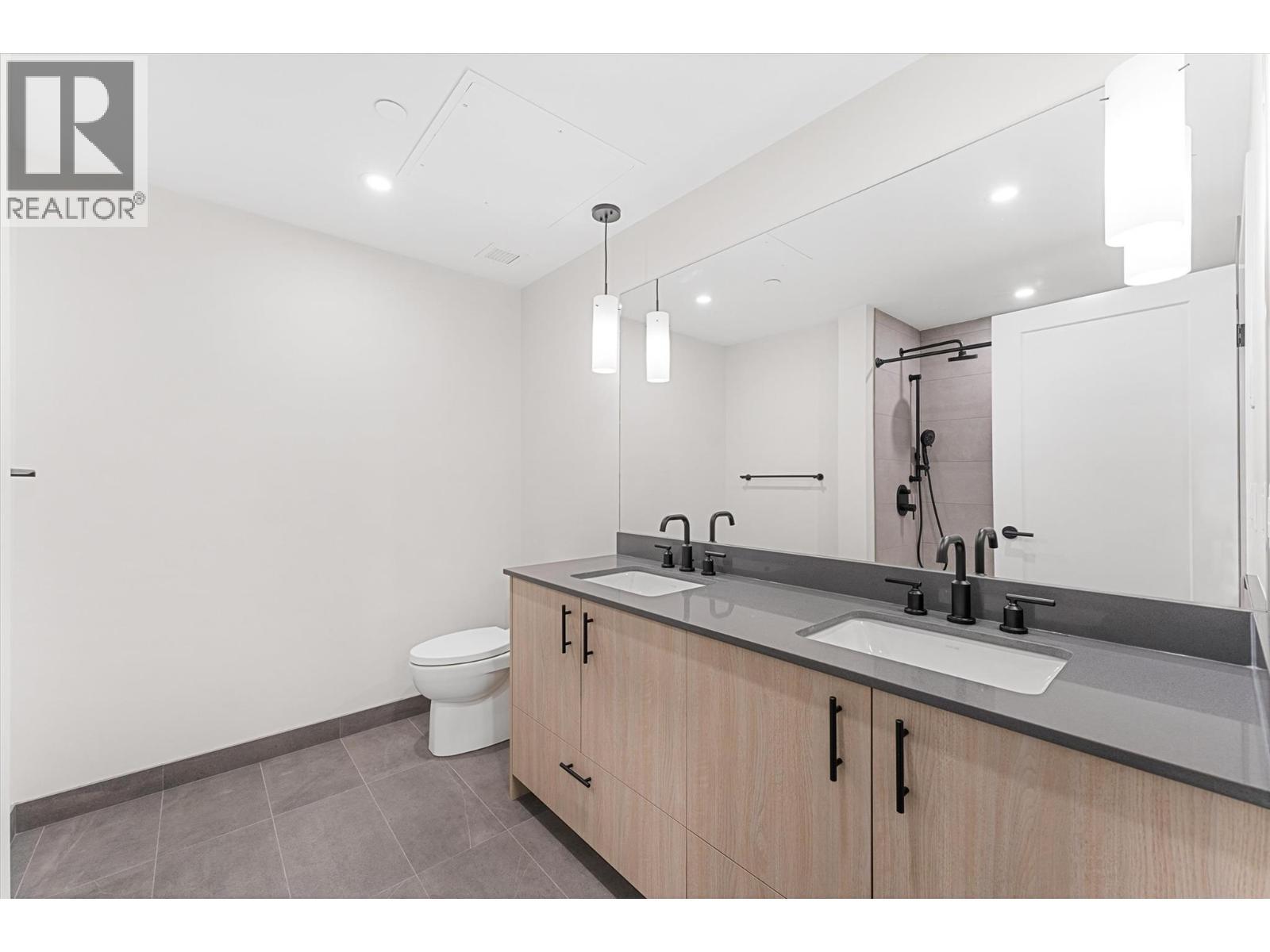 9654 Benchland Road Unit# 202. Lake Country, British Columbia