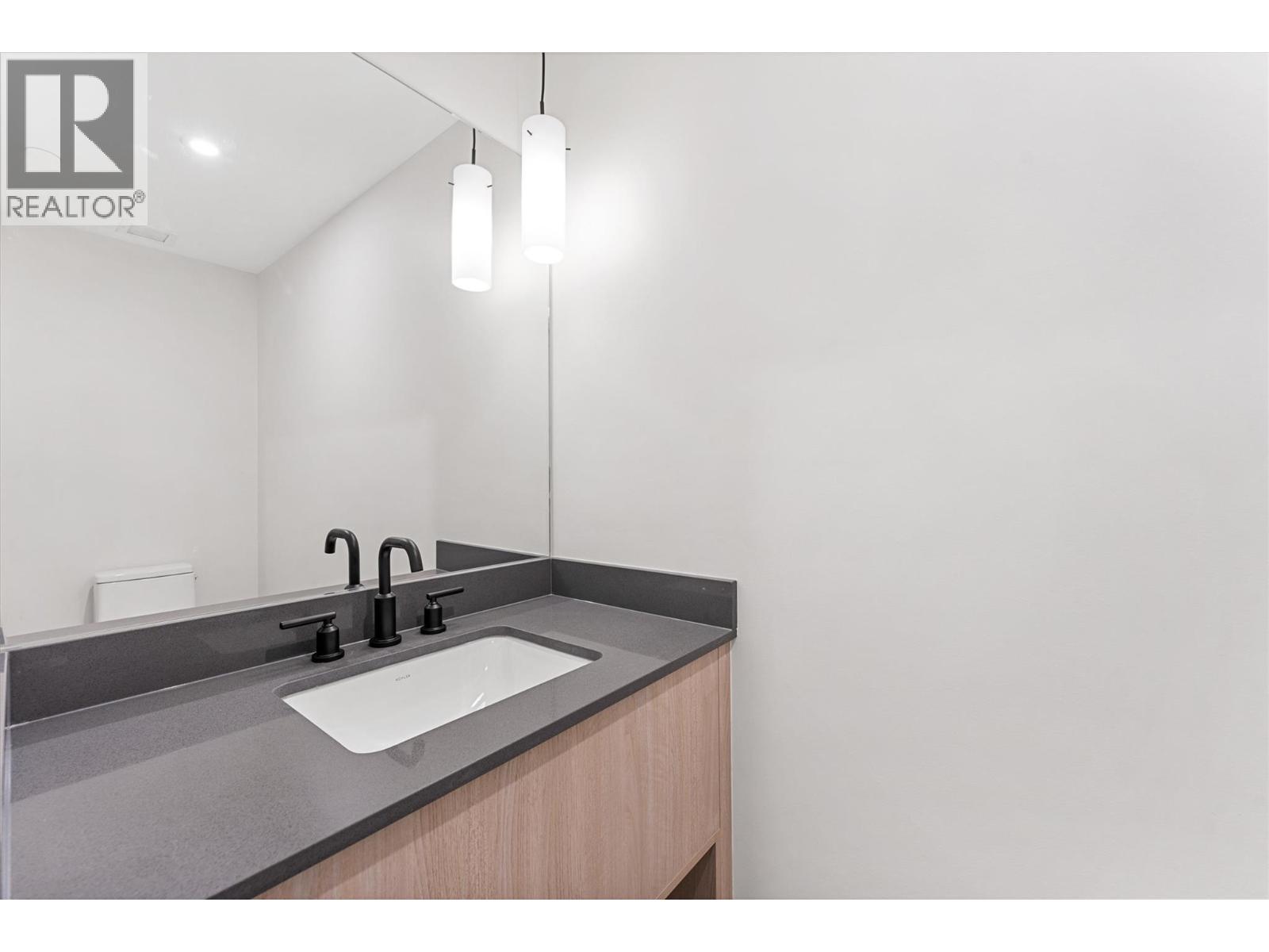 9654 Benchland Road Unit# 202. Lake Country, British Columbia