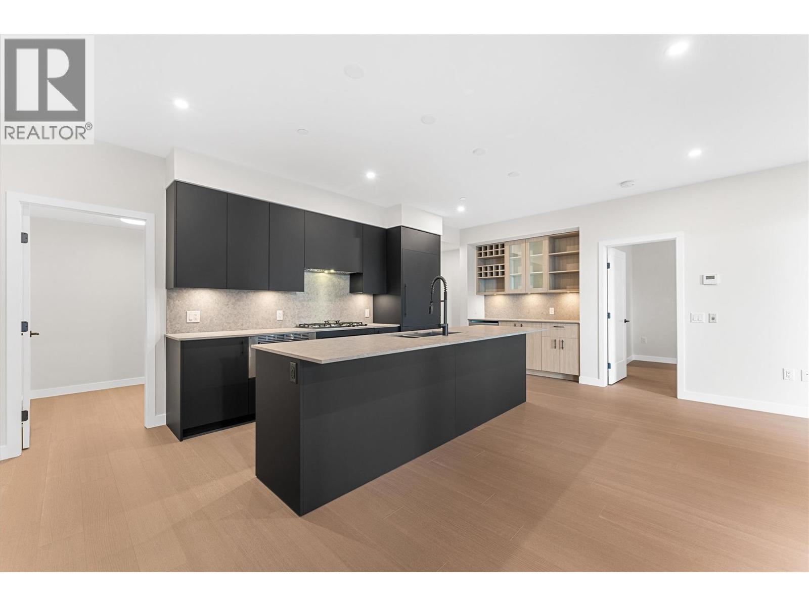 9654 Benchland Road Unit# 202. Lake Country, British Columbia