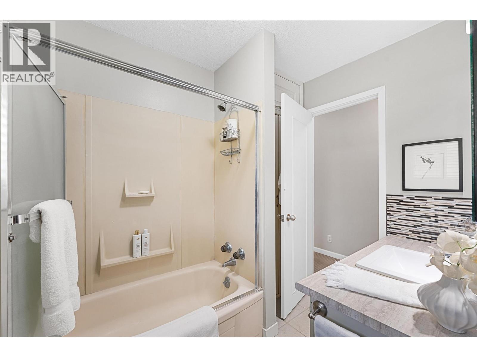 5254 Buchanan Road. Peachland, British Columbia