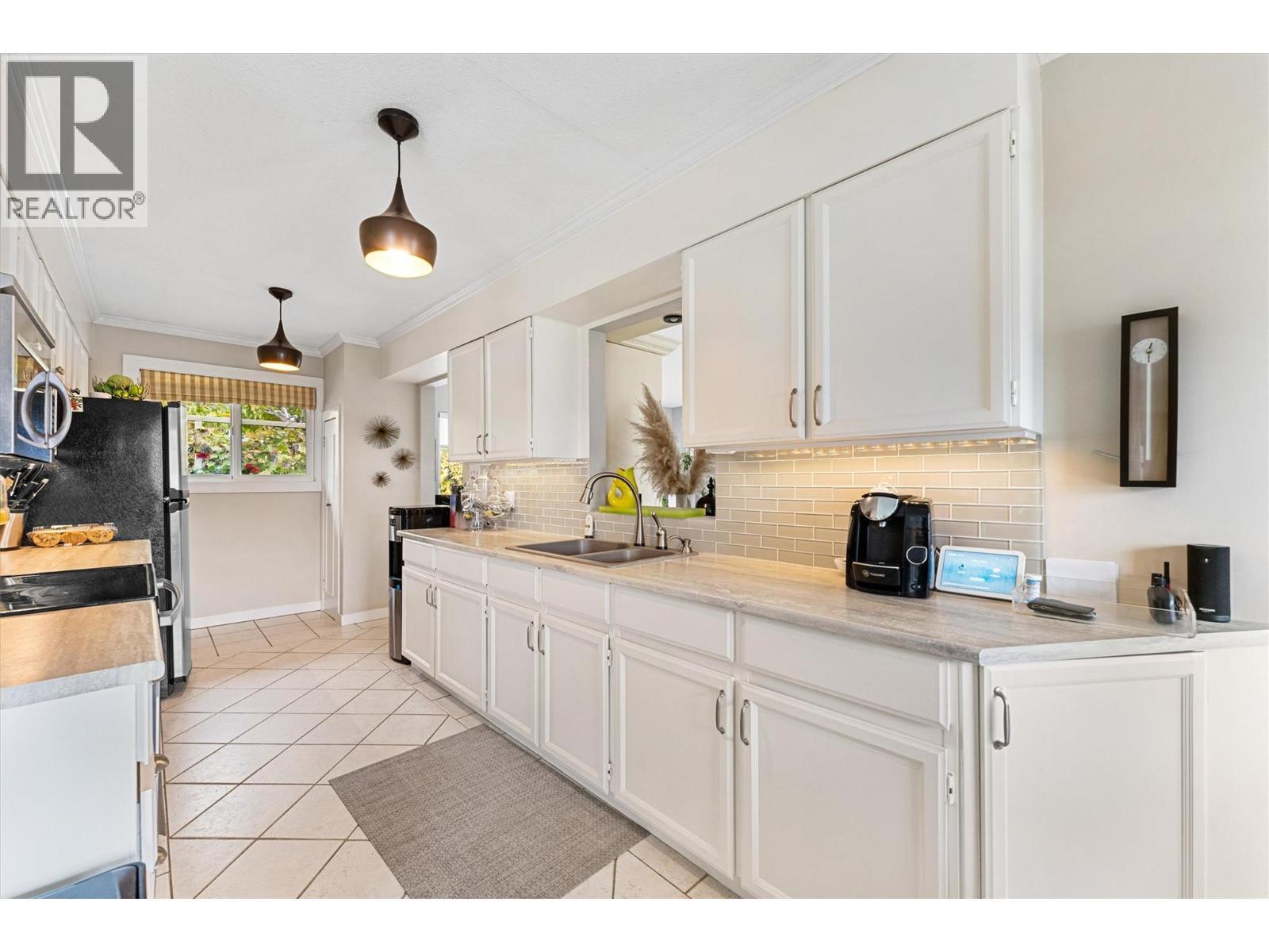 5254 Buchanan Road. Peachland, British Columbia