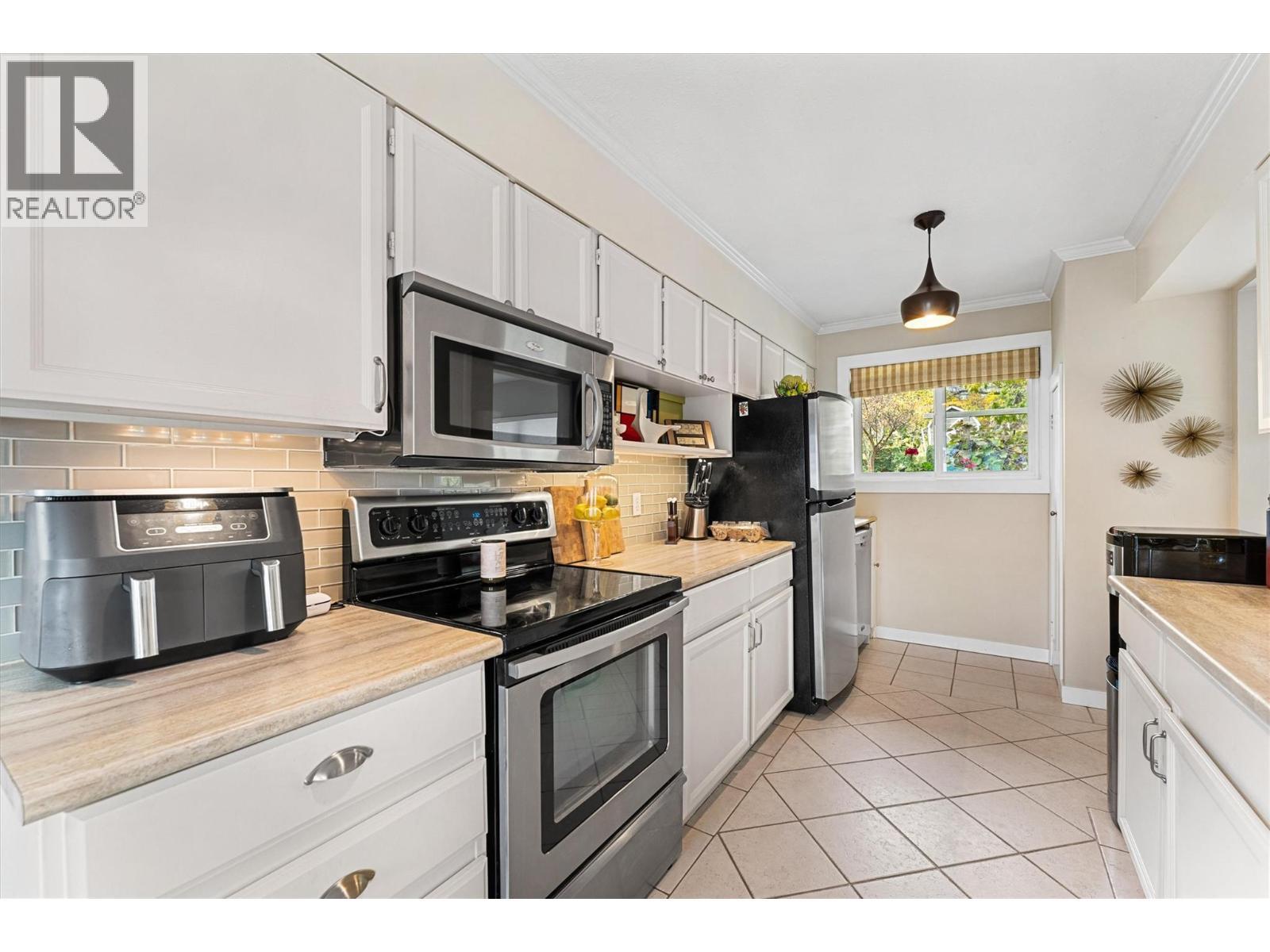 5254 Buchanan Road. Peachland, British Columbia