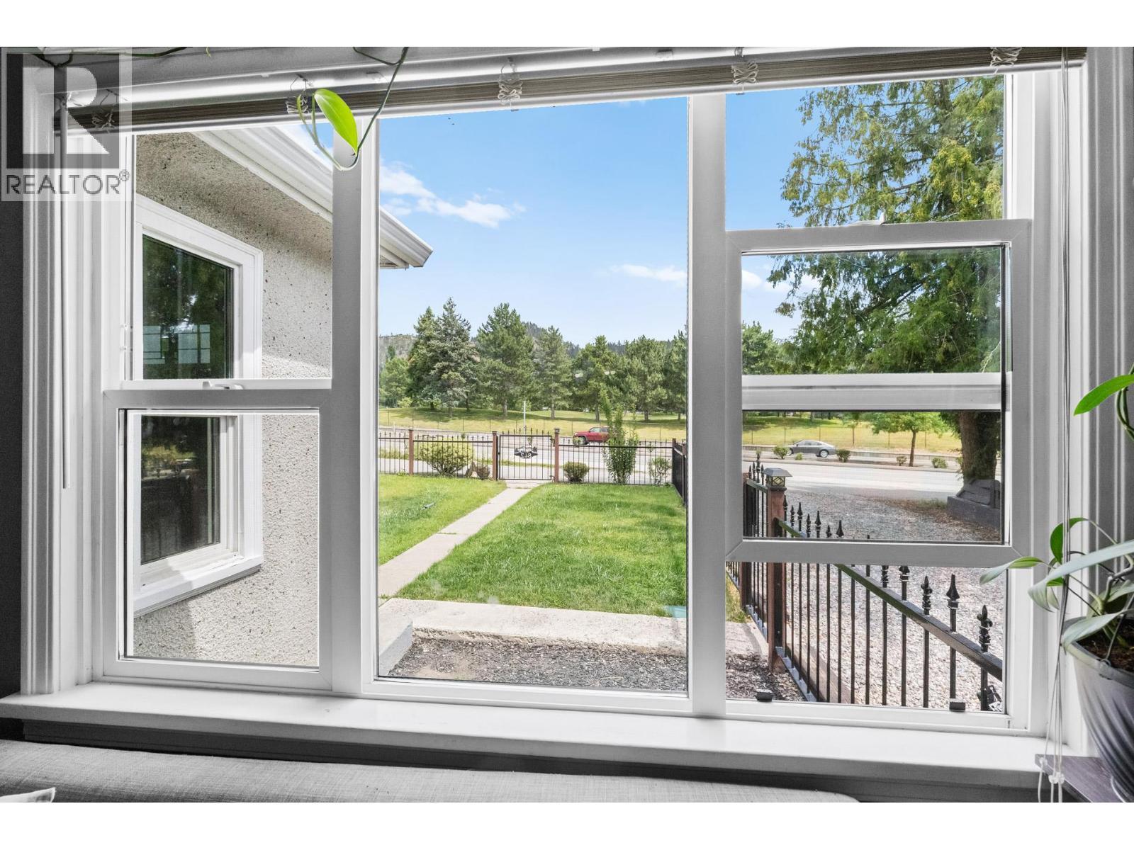 842 Glenmore Drive. Kelowna, British Columbia