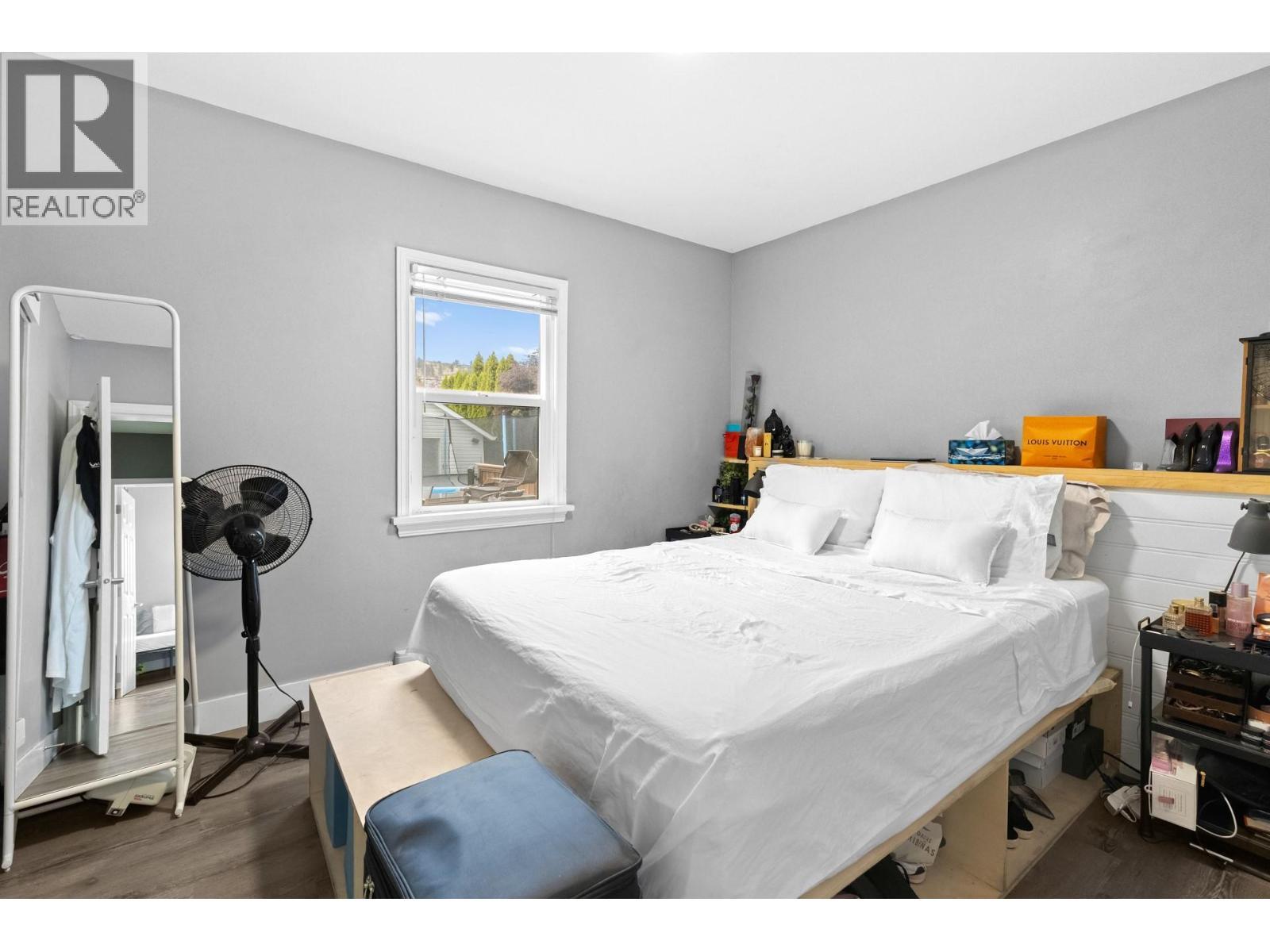 842 Glenmore Drive. Kelowna, British Columbia