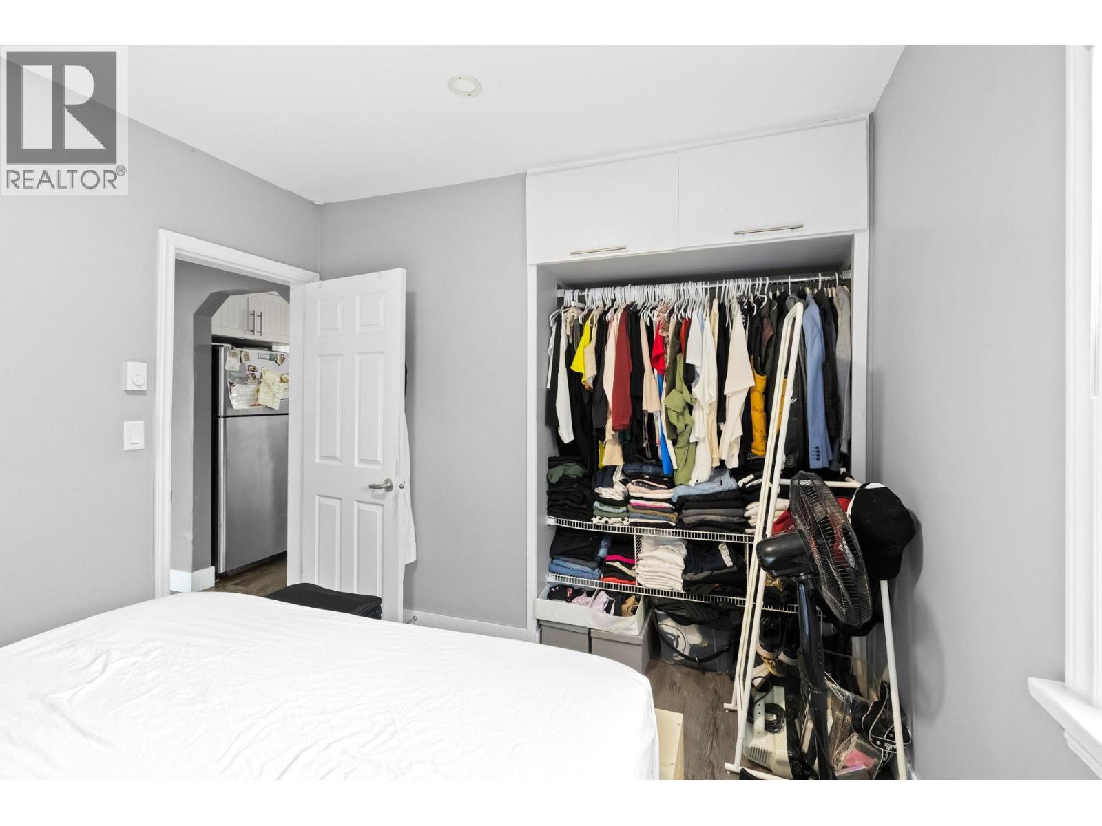 842 Glenmore Drive. Kelowna, British Columbia